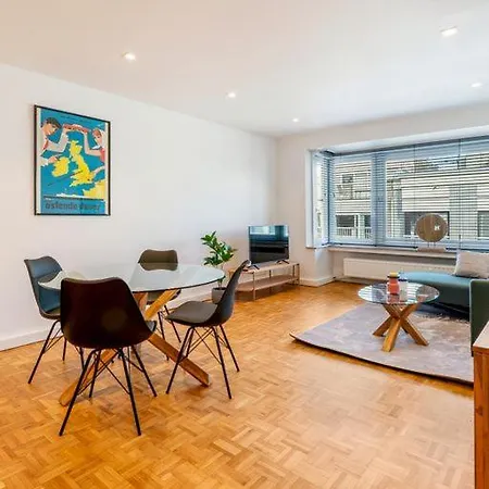 Apartment Fantastically Located Modern With Garage Available