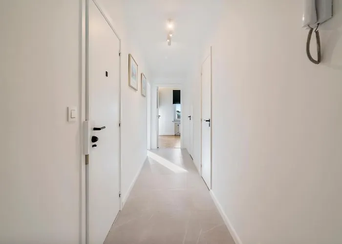 Fantastically Located Modern With Garage Available